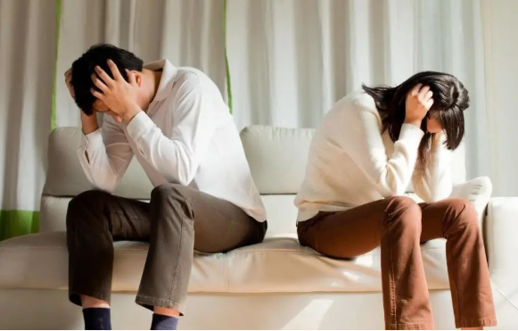 丈夫一心領(lǐng)養(yǎng)孩子，妻子一紙親子鑒定驗(yàn)渣男！實(shí)在太渣啦！