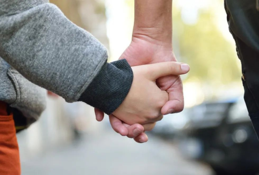 鑒定者需求解決自身的疑惑，私自取樣本做親子鑒定犯法嗎？