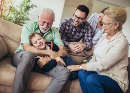 “給孩子做親子鑒定的，一般都是啥家庭？”親子鑒定師說(shuō)出實(shí)話