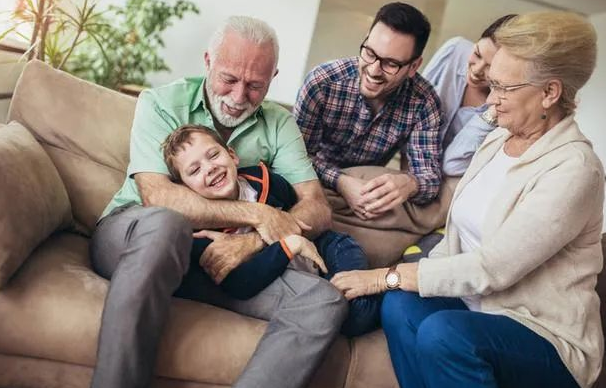 梁老伯：爺爺跟孫子可以做親緣關(guān)系鑒定嗎？多少錢？